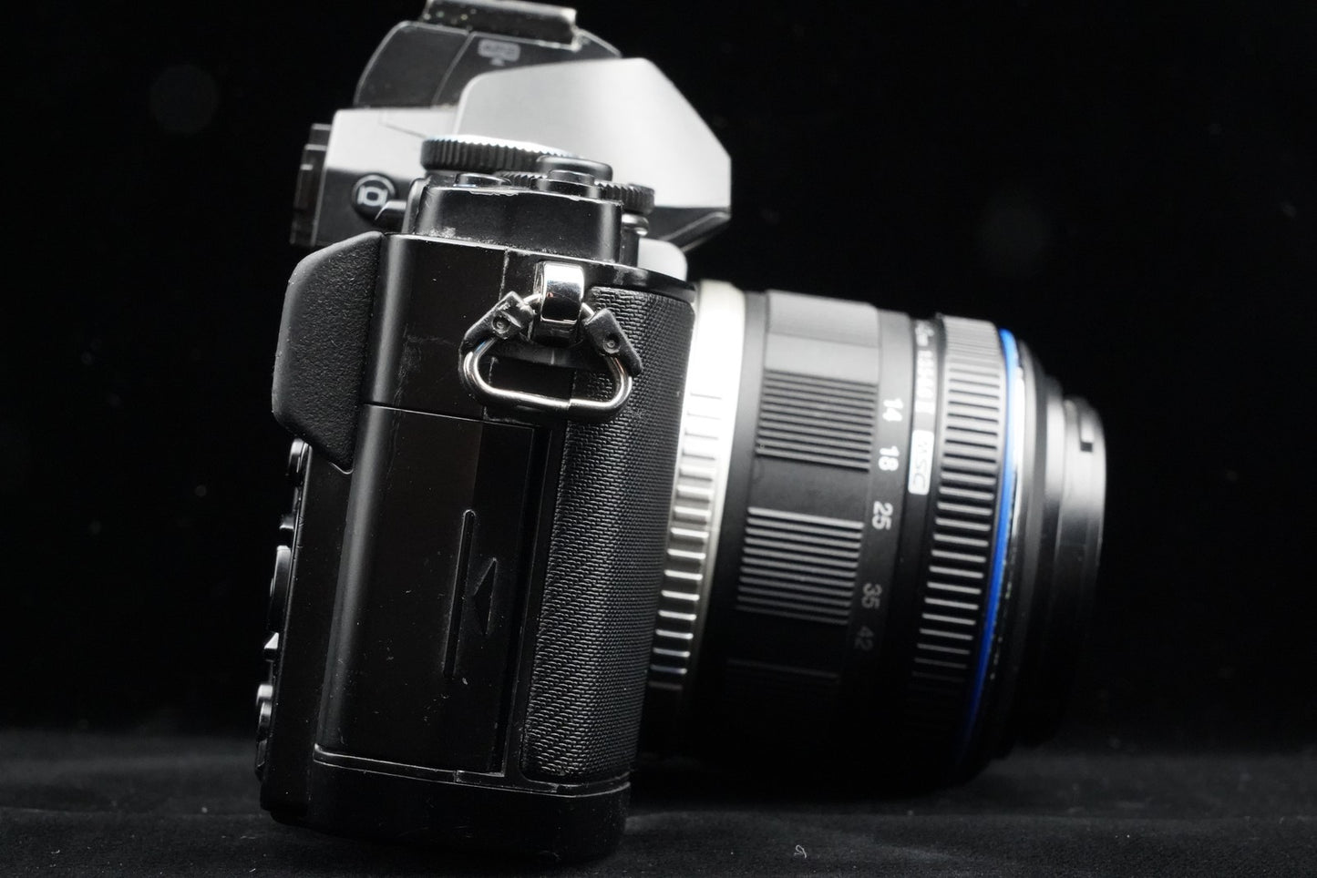 Olympus OM-D E-M5 Mirrorless Digital Camera with Lens Black US Duty Paid 10047