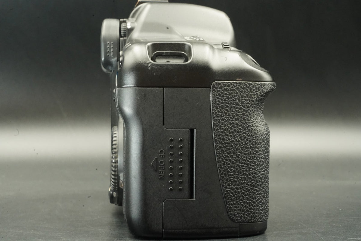 Canon EOS 5D Digital SLR Full Frame Camera Body Only #12390