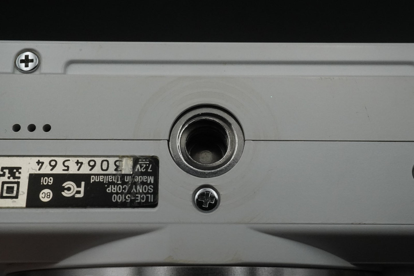 Sony Alpha a5100 Mirrorless Digital Camera White US Duty Paid 10606
