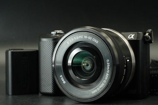 Sony Alpha a5000 Mirrorless Digital Camera with Lens Black -398 cuts- #11715