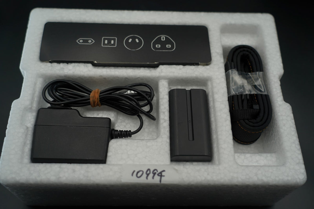 Blackmagic Pocket Cinema Camera 6K CINECAM60KLFL Canon EF Mount #10994