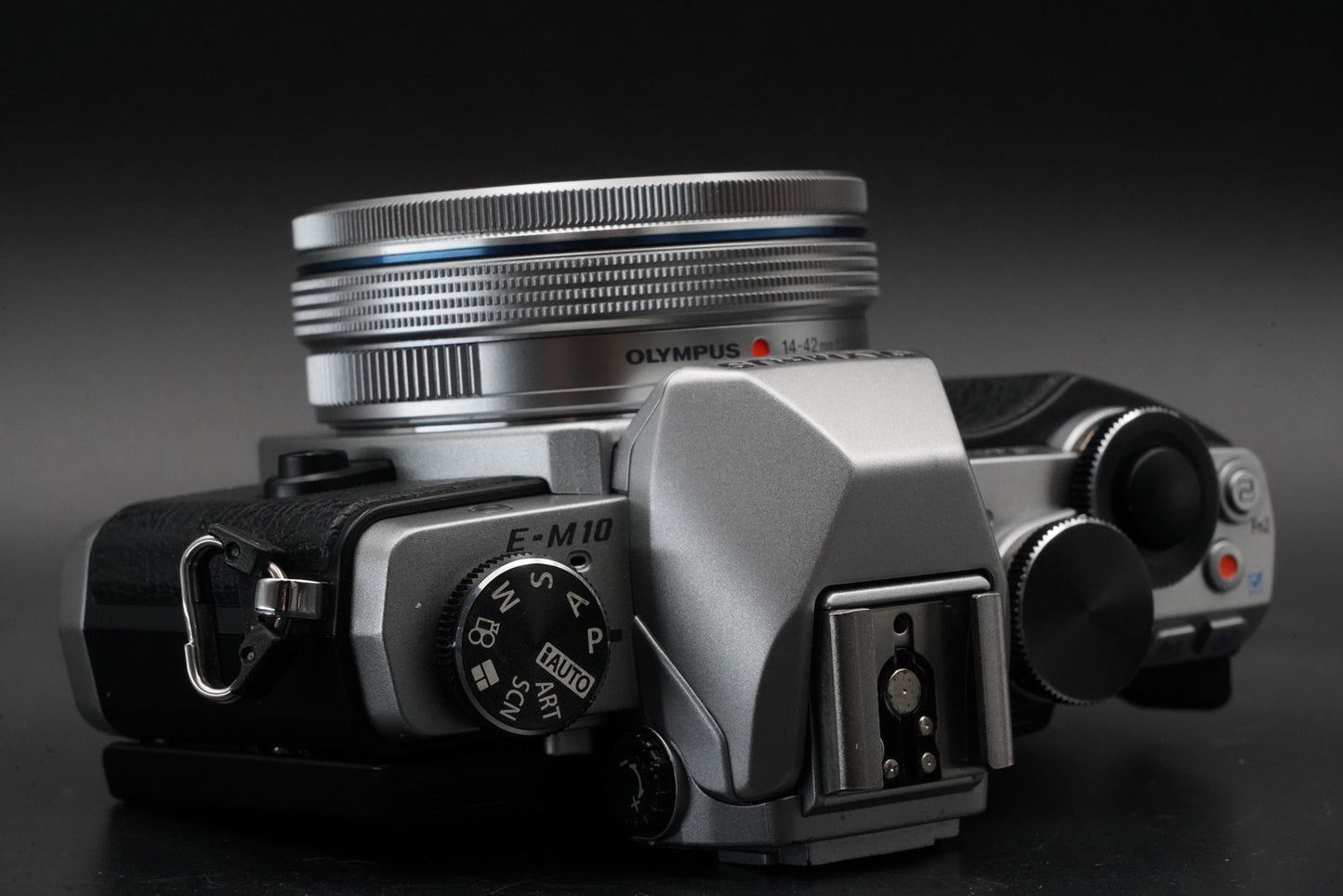 1849 cuts! Olympus OM-D E-M10 Mirrorless Camera + 14-42mm 40-150mm 10956