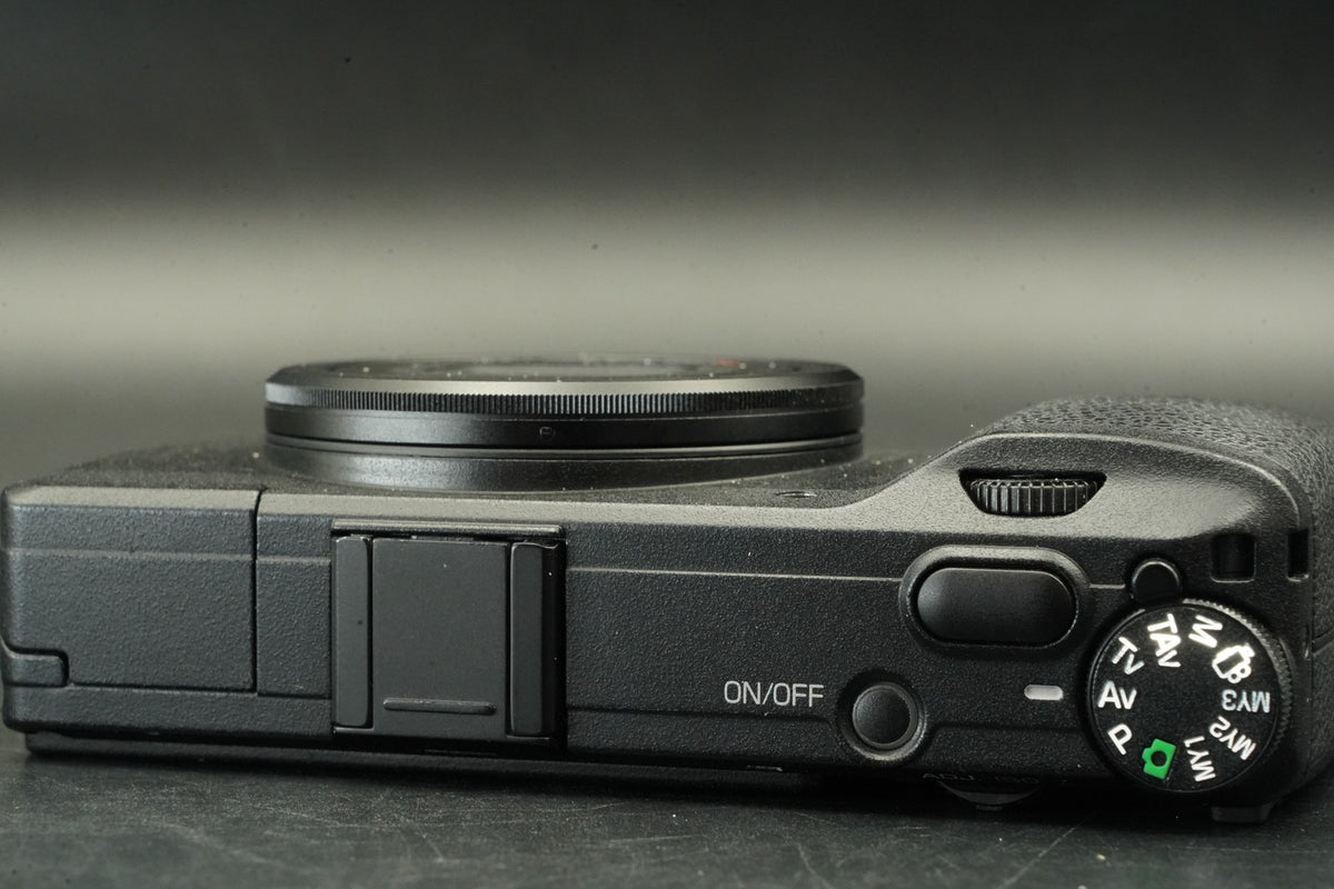 RICOH GR 16.2MP Digital Compact Camera Black -1431 cuts- #12476