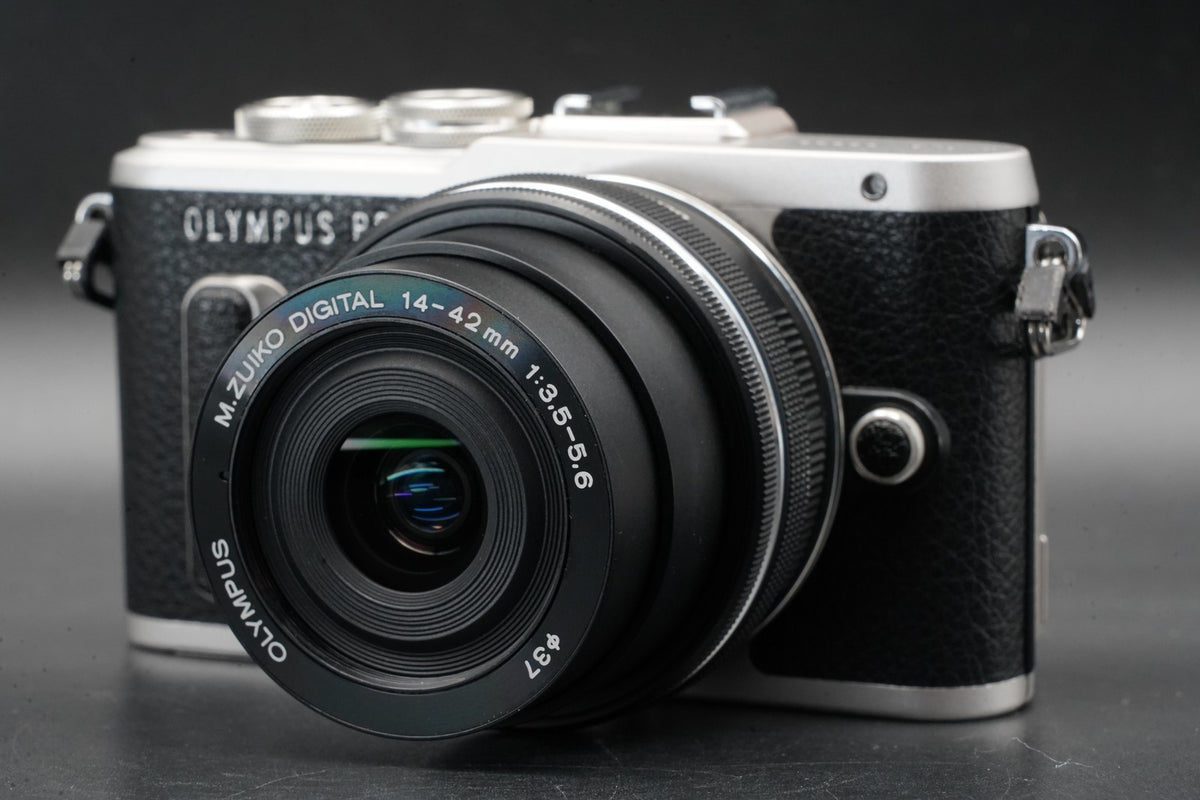 Olympus E-PL8 con obiettivo 40-150 mm fotocamera digitale argento US STOCK...