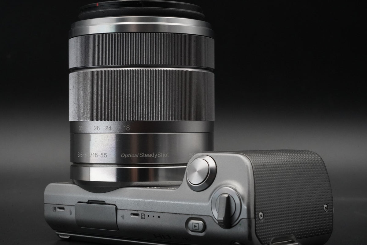 Sony Alpha NEX-5 Mirrorless Camera Bundle with Lens Silver US STOCK #10841