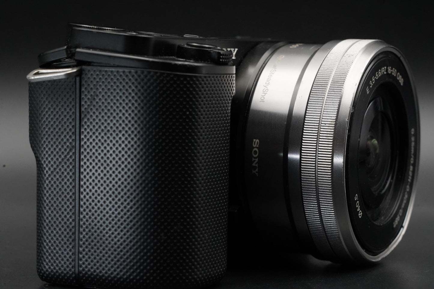 Sony Alpha ZV-E10 Mirrorless Vlog Camera with 2 Lenses Black 10625