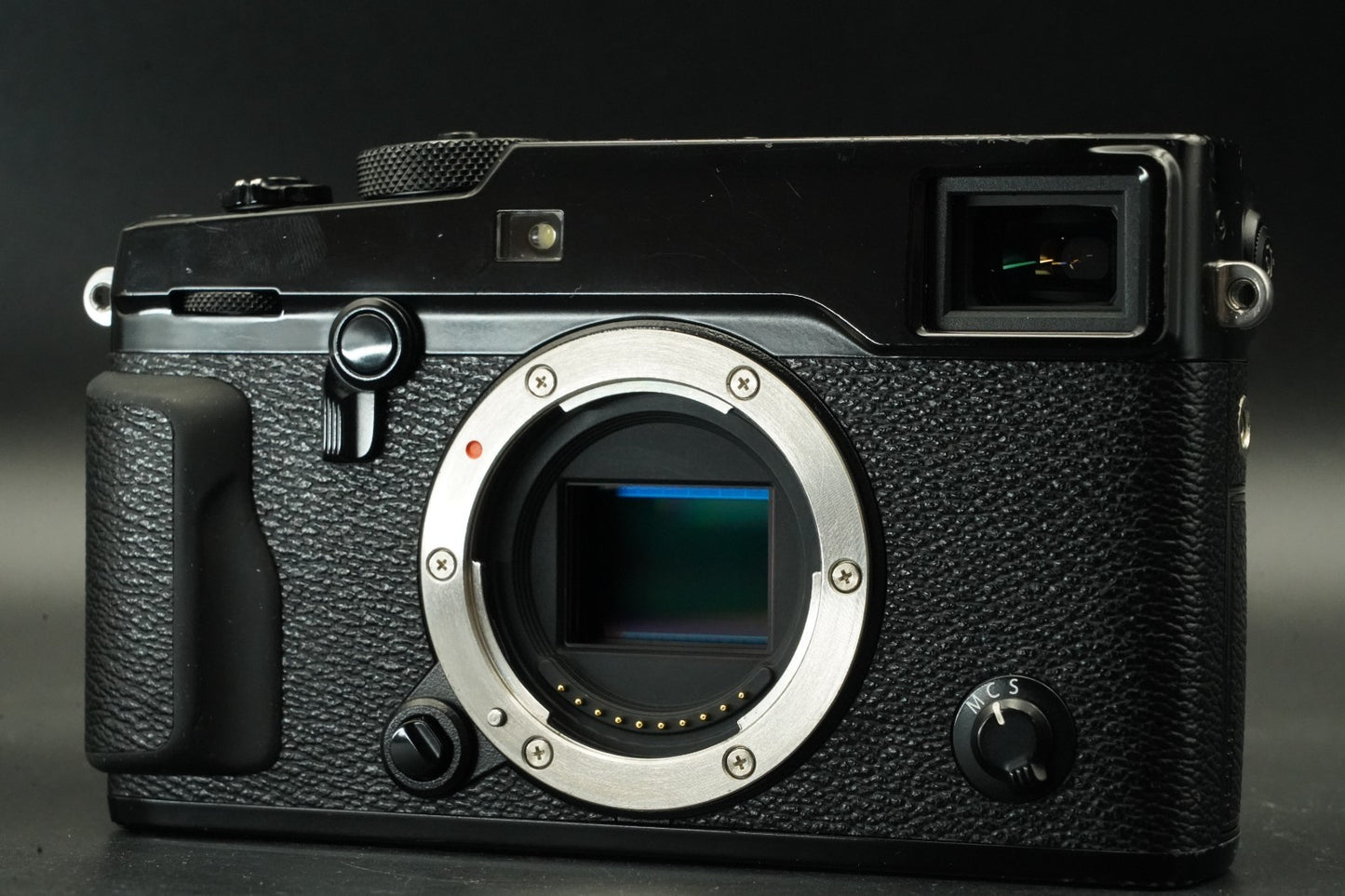Only 1 cuts!! Fujifilm X-Pro2 24.3MP Mirrorless Digital Camera Black 11648