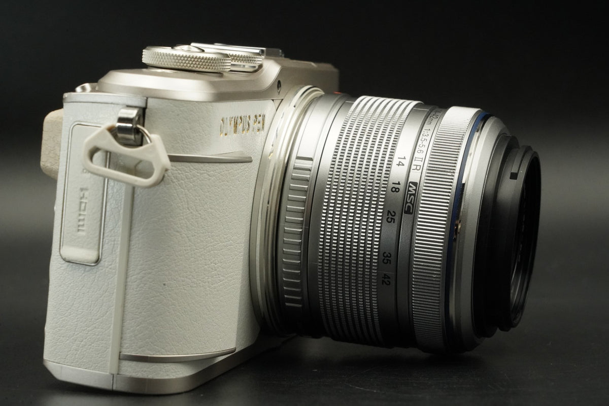 OLYMPUS PEN E-PL9 16.1MP Digital Camera w/ 2 Lens White -829 cuts- #11492