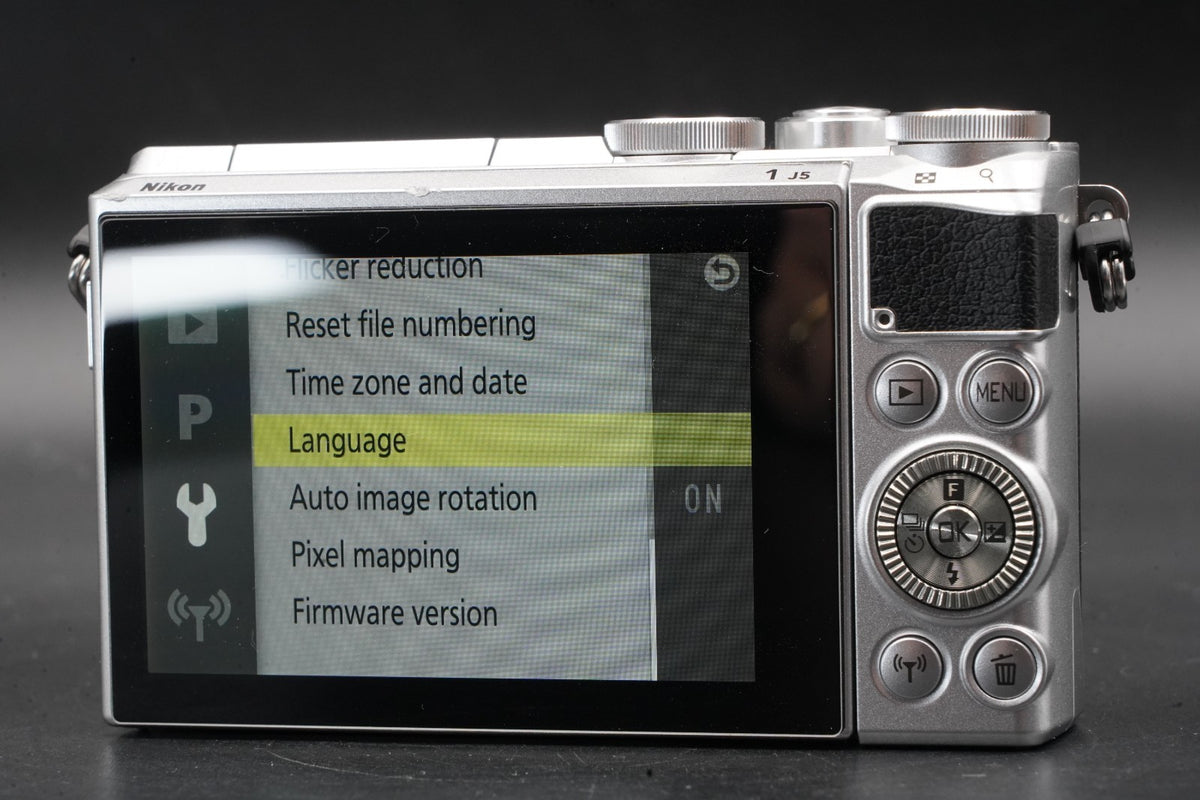 Nikon 1 J5 Silver w/ 10-30mm Lens Mirrorless Camera -988 cuts- #11477