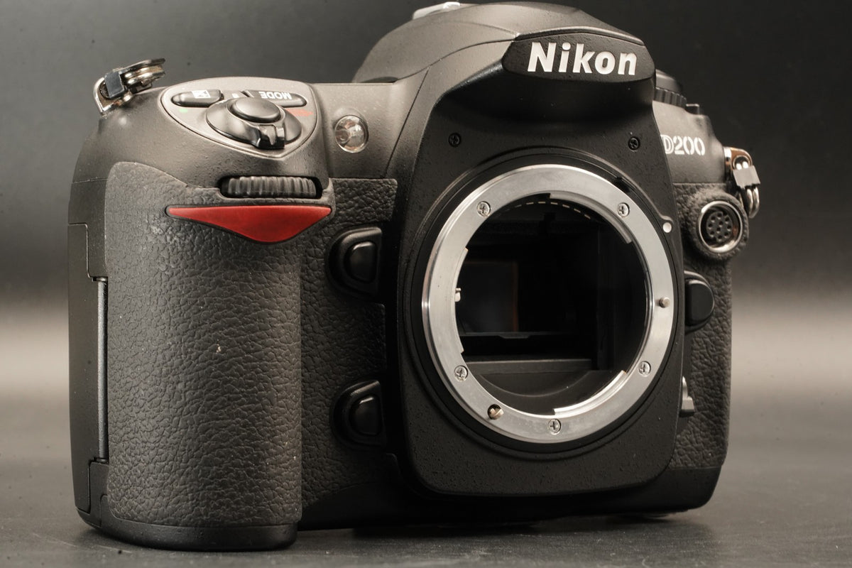 Nikon D200 10.2MP Digital SLR Camera Black -1% cuts- US STOCK #11454