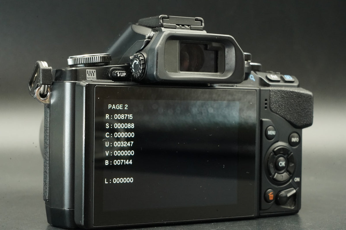 Olympus OM-D E-M10 Mirrorless Camera + 14-42mm 40-150mm -2888 cuts- #11793