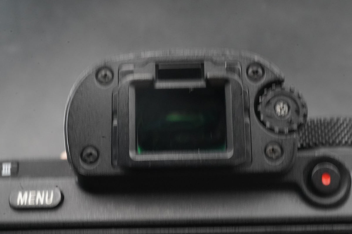 Sony Alpha a7 III ILCE-7M3 Mirrorless Digital Camera w/ FE 28-70 Lens #11372