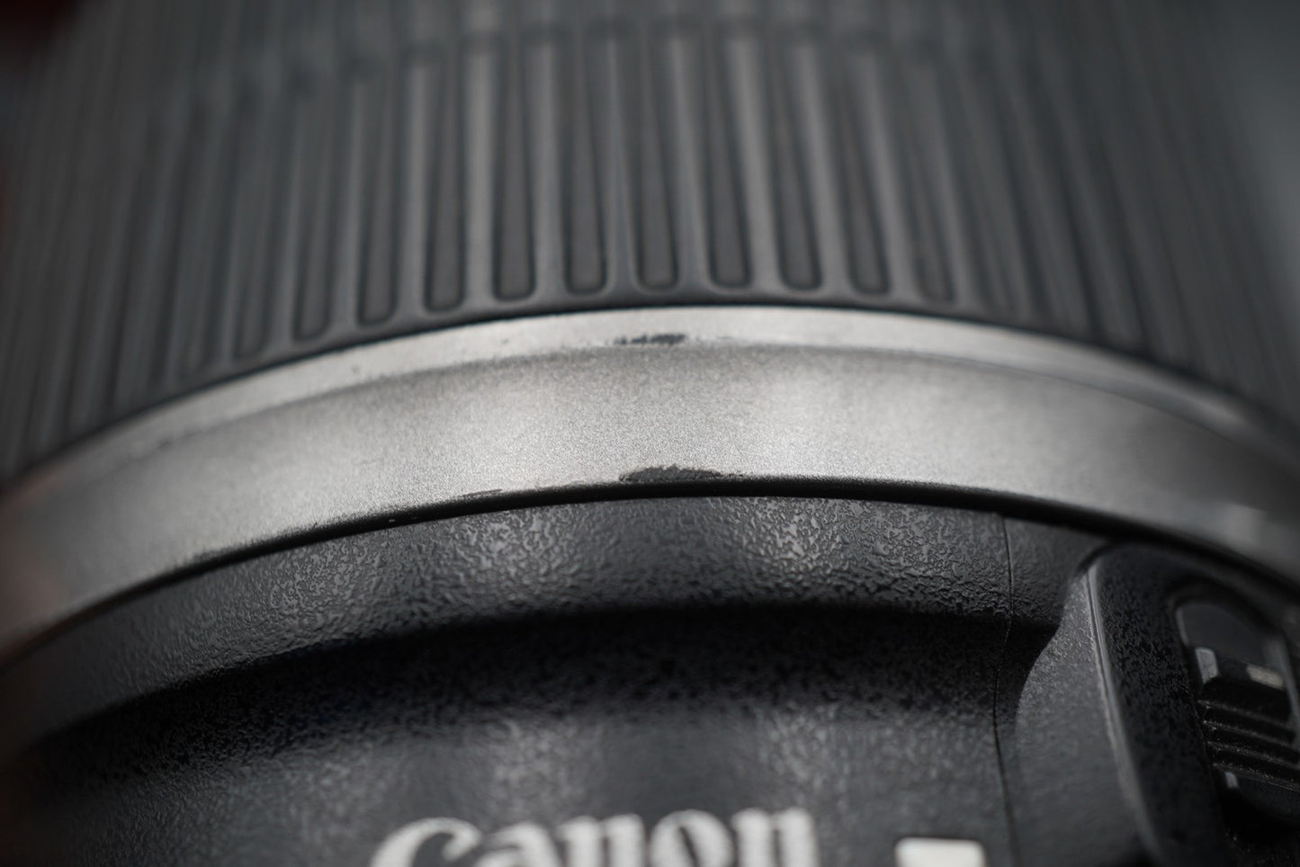 Canon EF-S 18-200mm f/3.5-5.6 IS Wide Angle Zoom AF Lens US Duty Paid 10982
