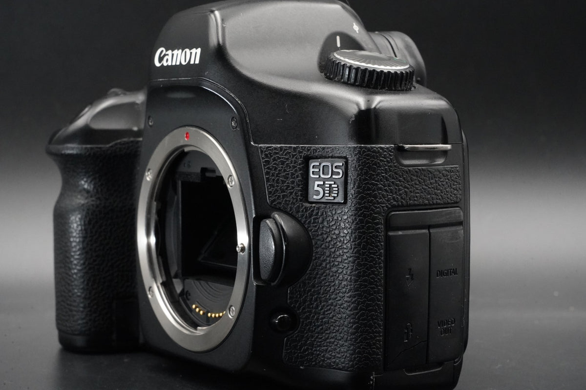 Canon EOS 5D Digital SLR Full Frame Camera Body Only US STOCK #11235