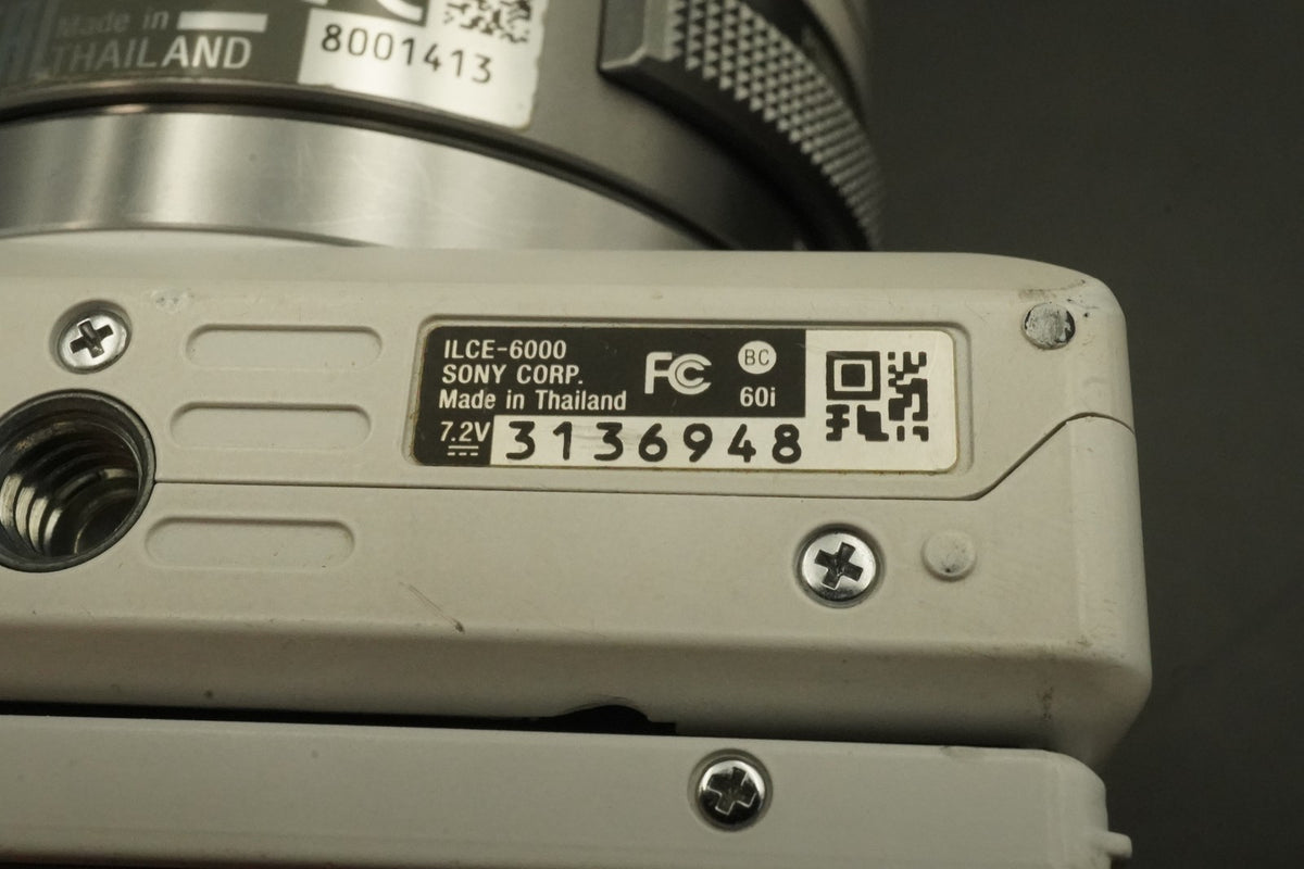 Sony a6000 Digital Camera White w/ 16-50 + 55-210mm -14850 cut US STOCK #12011