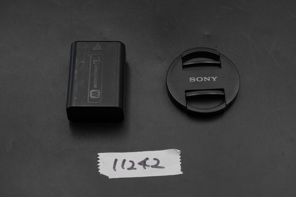 Sony a6000 Digital Mirrorless Camera Black with Lens -10198 cuts- #10821