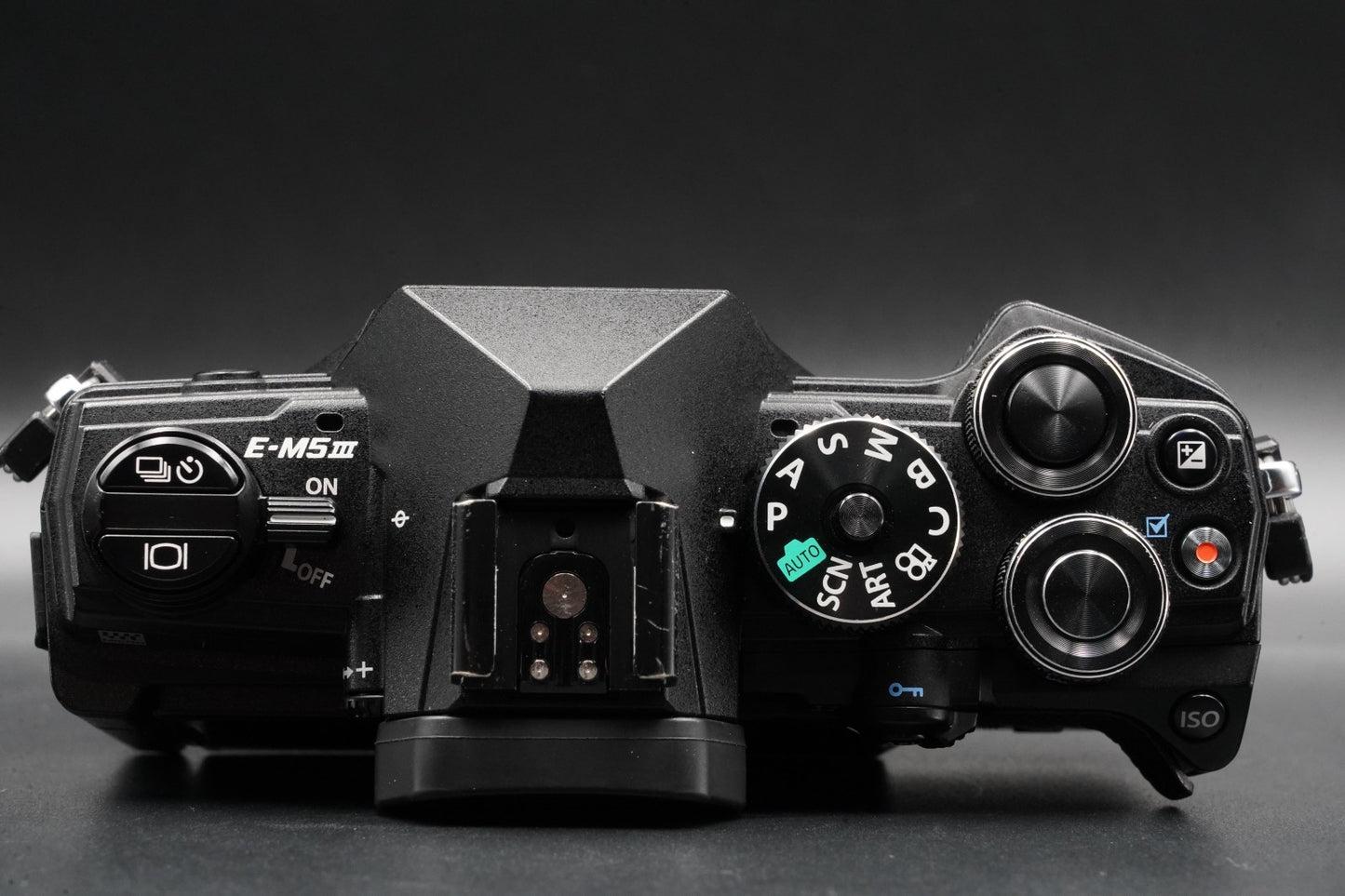 Olympus OM-D E-M5 Mark III 20.4MP Mirrorless Digital Camera US Duty Paid 10470