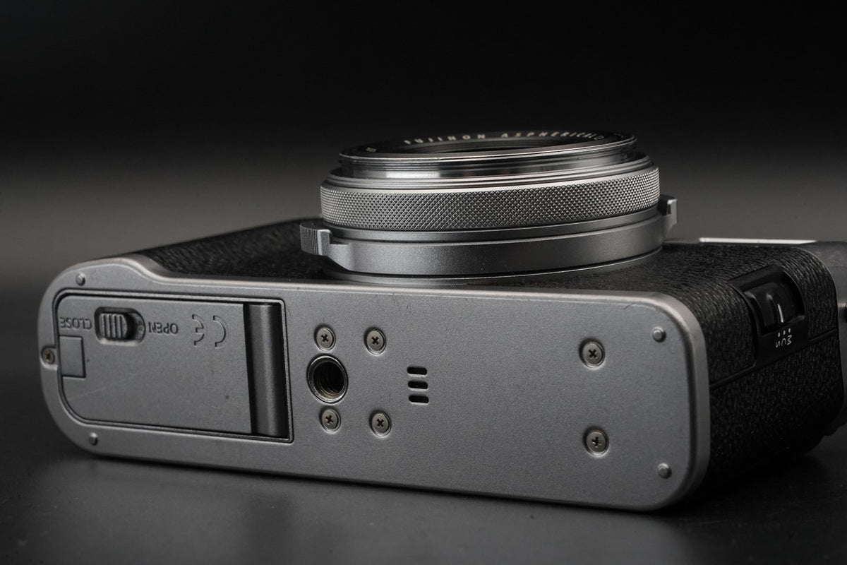 Fujifilm X100F 24.3MP Digital Camera Silver From JAPAN US STOCK #11269