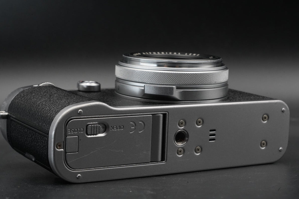 Fujifilm X100F 24.3MP Digital Camera Silver From JAPAN US STOCK #11269