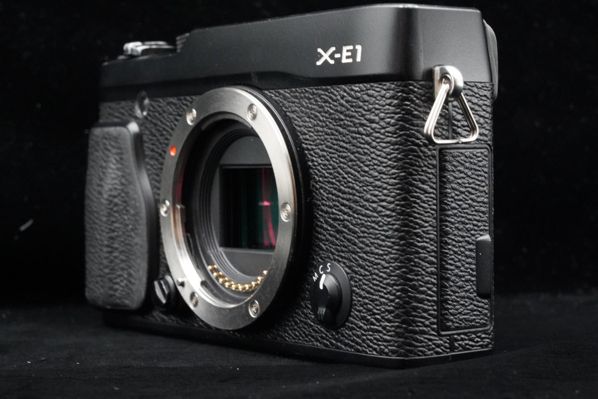 Fujifilm X-E1 16.3MP Digital SLR Camera Body Black US STOCK #9553