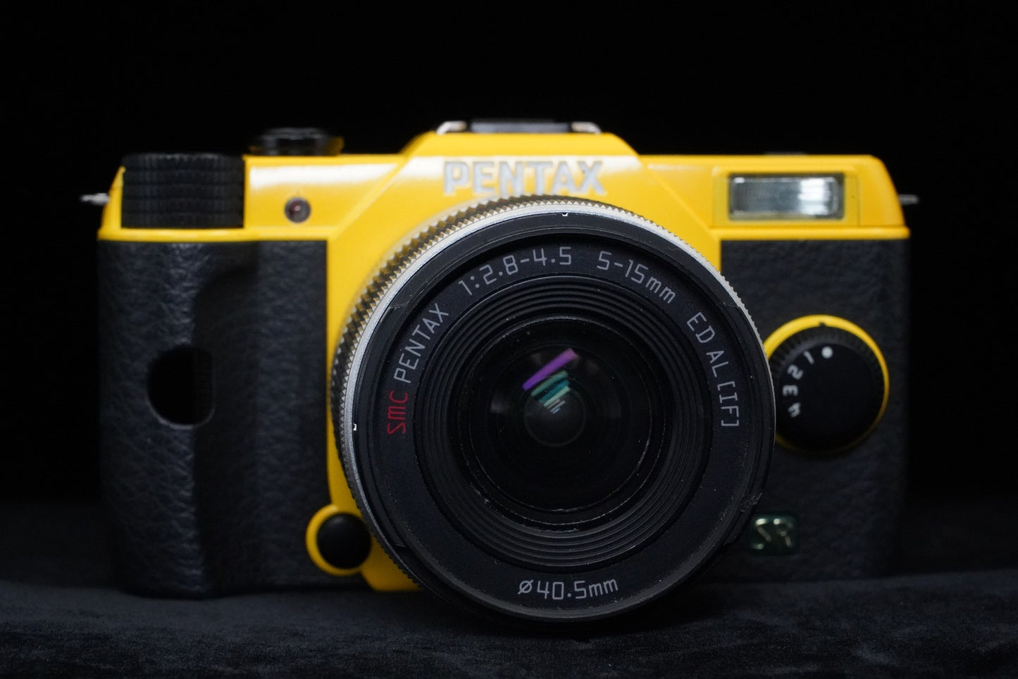 Pentax Q7 Yellow Digital Mirrorless camera with Lens US Duty Paid 10226