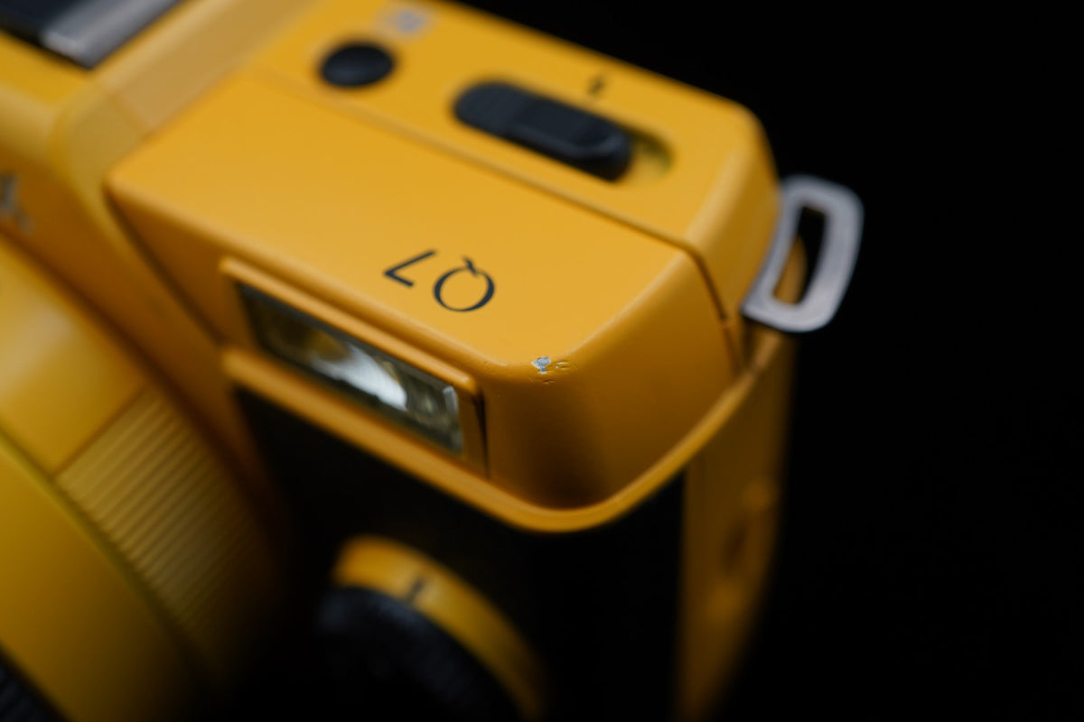 Pentax Q7 Yellow Digital Mirrorless camera with Lens US STOCK #10035
