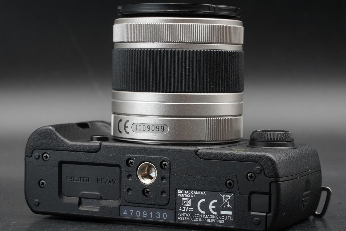 Pentax Q7 Black Digital Mirrorless camera with Lens -245 cuts- #11455