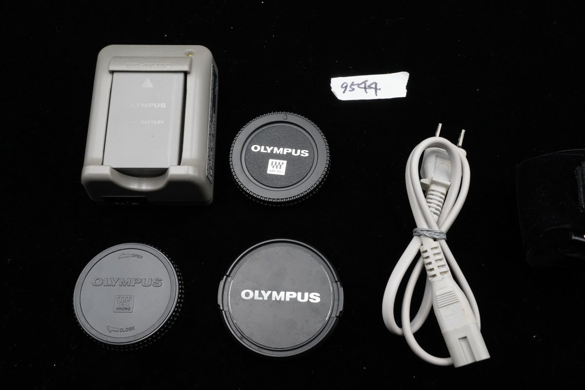 Olympus PEN E-PL7 Digital Camera Silver with 14-42mm Lens US STOCK #9544