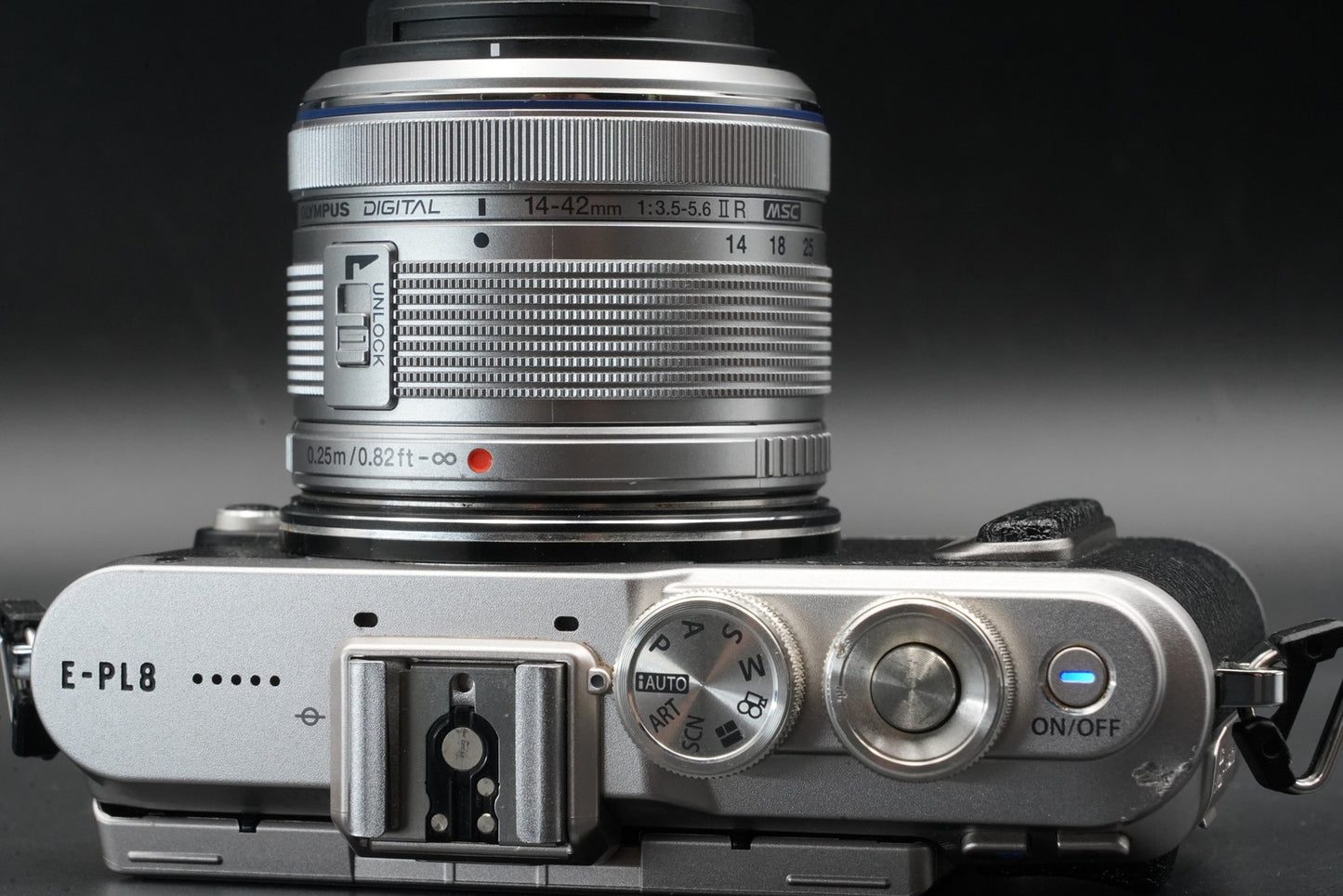 Olympus E-PL8 w/ 40-150mm Lens Digital Camera Silver US Duty Paid 11321
