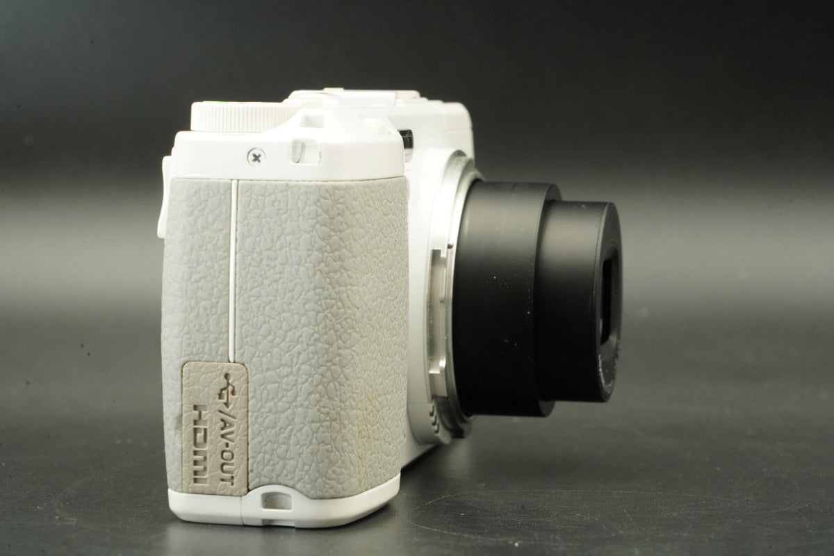 Ricoh GR Digital IV 10.4MP Digital Camera White -4672 cuts- #11652