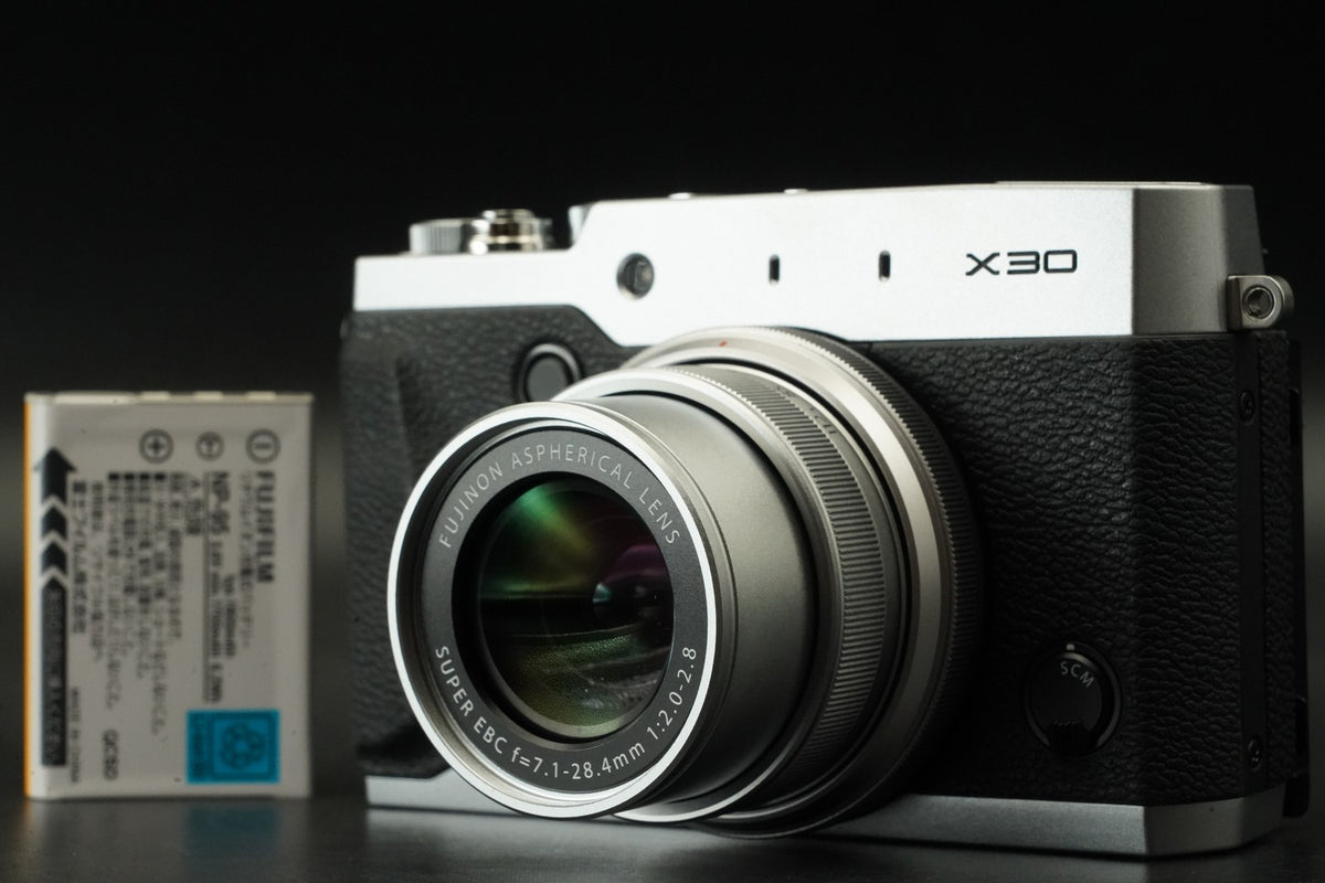 Fujifilm FinePix X30 12.0MP Digital Camera Silver #12090
