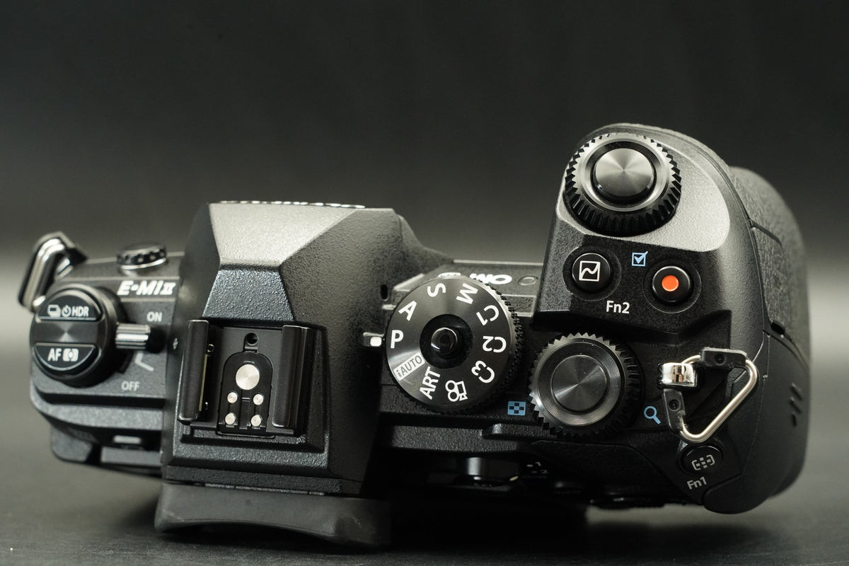 Olympus OM-D E-M1 Mark II Digital Camera Black Body -6099 cuts- #12213