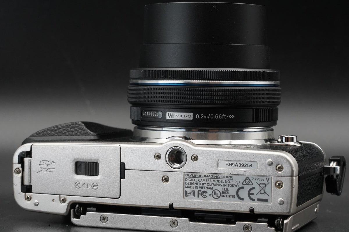 Olympus PEN E-PL7 Digital Camera Silver with 14-42mm Lens US STOCK #11432