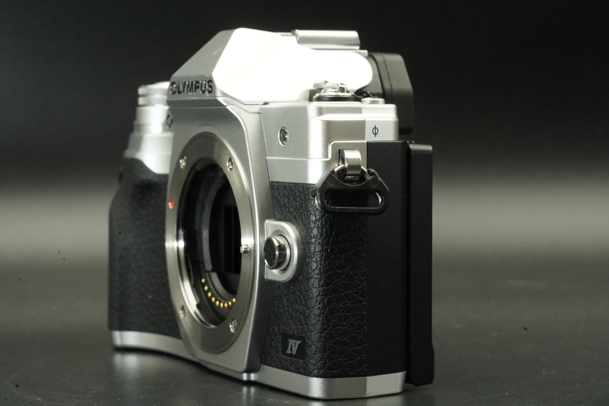 Olympus OM-D E-M10 Mark IV Silver Mirrorless Camera #11628