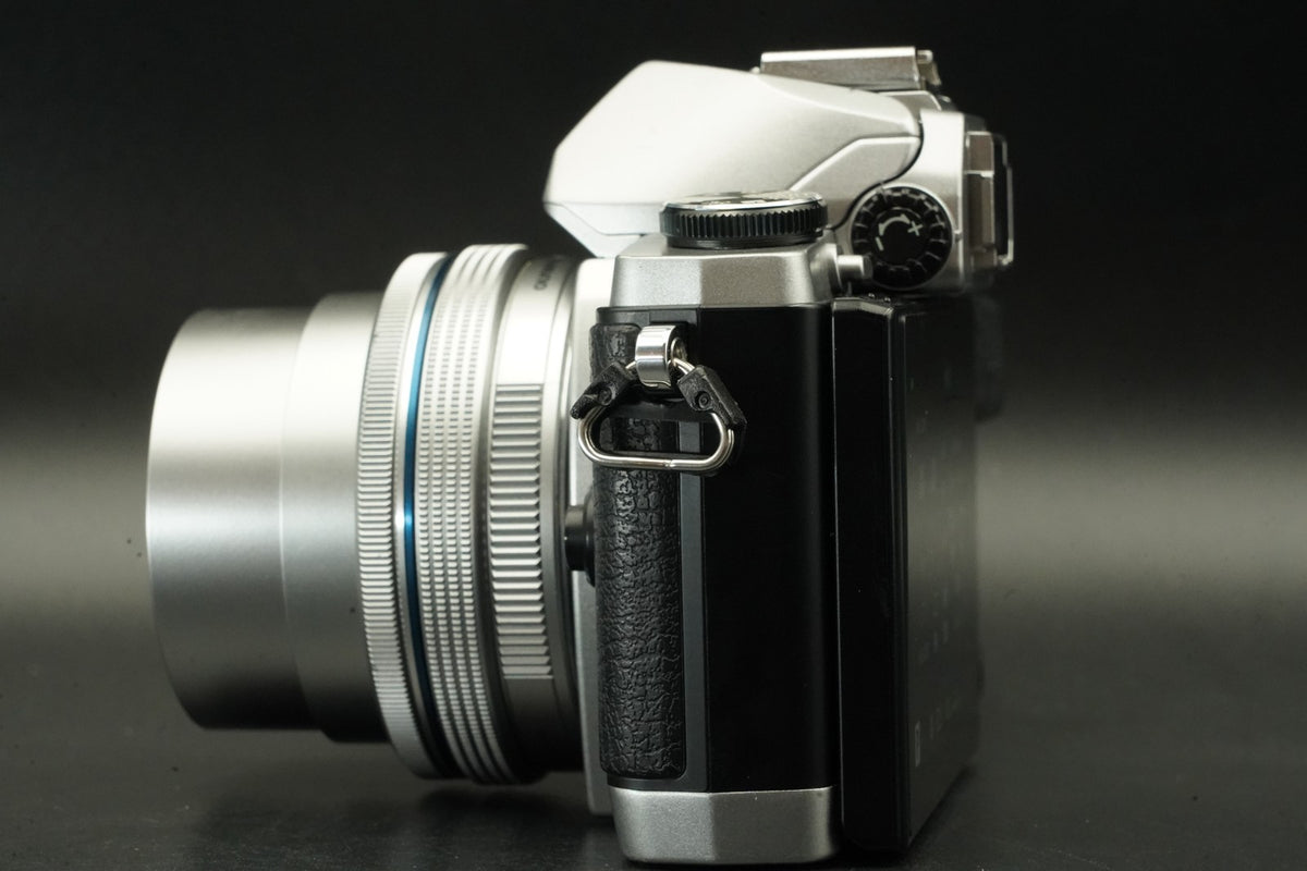 Olympus OM-D E-M10 Camera + 14-42mm 40-150mm -21257 cuts- US STOCK #11991