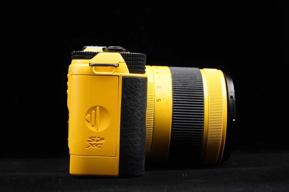 Pentax Q7 Yellow Digital Mirrorless camera with Lens US STOCK #10035