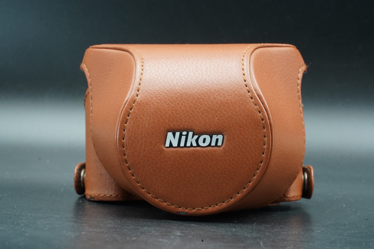 Nikon 1 J5 Silver w/ 10-30mm Lens Mirrorless Camera -988 cuts- #11477