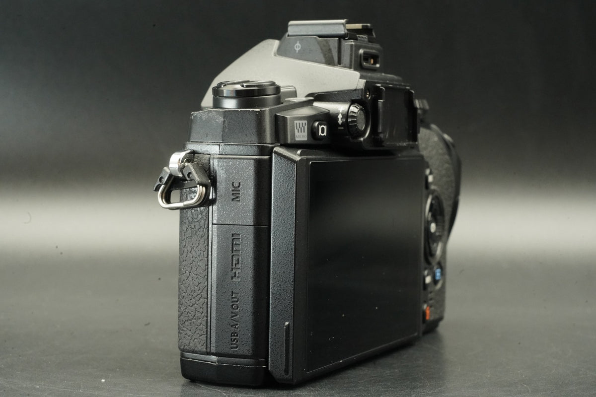 Olympus OM-D E-M1 Mark 1 Digital Camera Black Body -1123 cuts- #12381