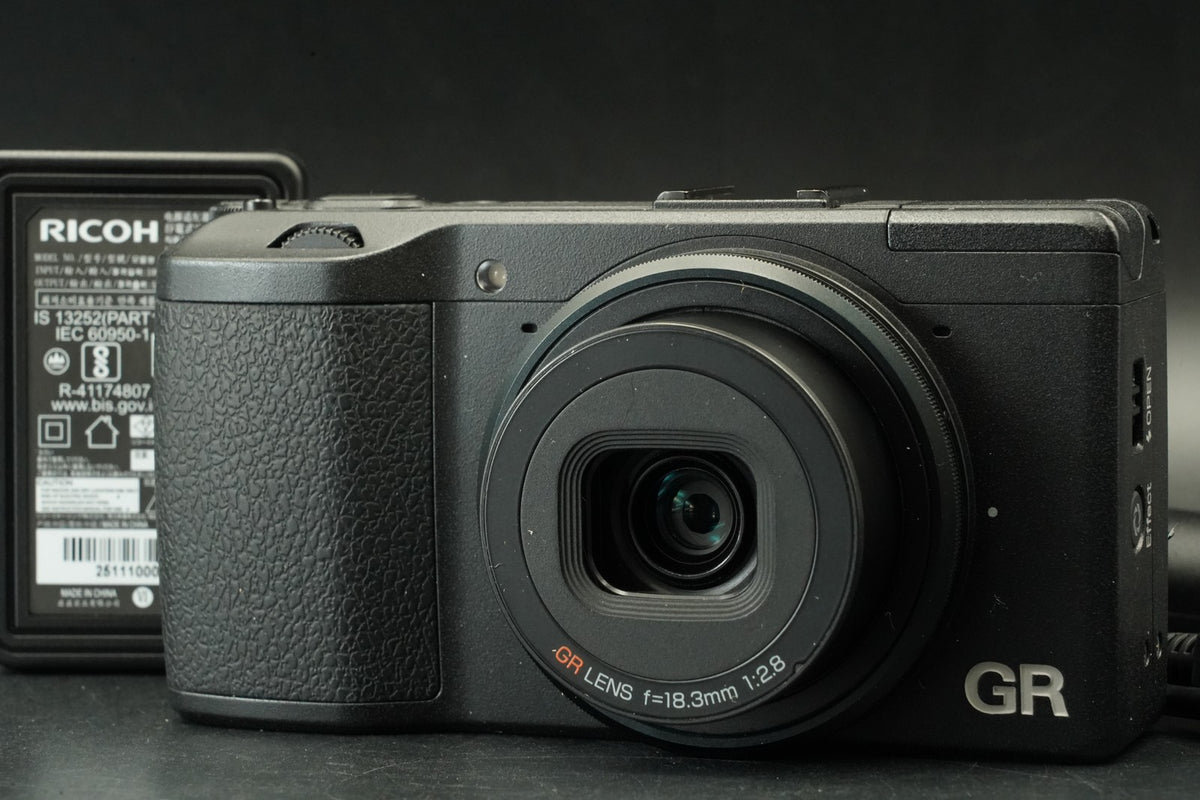 RICOH GR 16.2MP Digital Compact Camera Black -0 cut ?- #12280