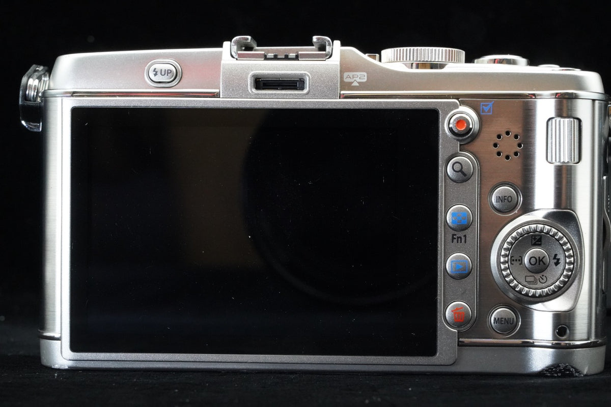 Olympus PEN E-P3 Digital Camera Silver From Japan [] US STOCK #9490