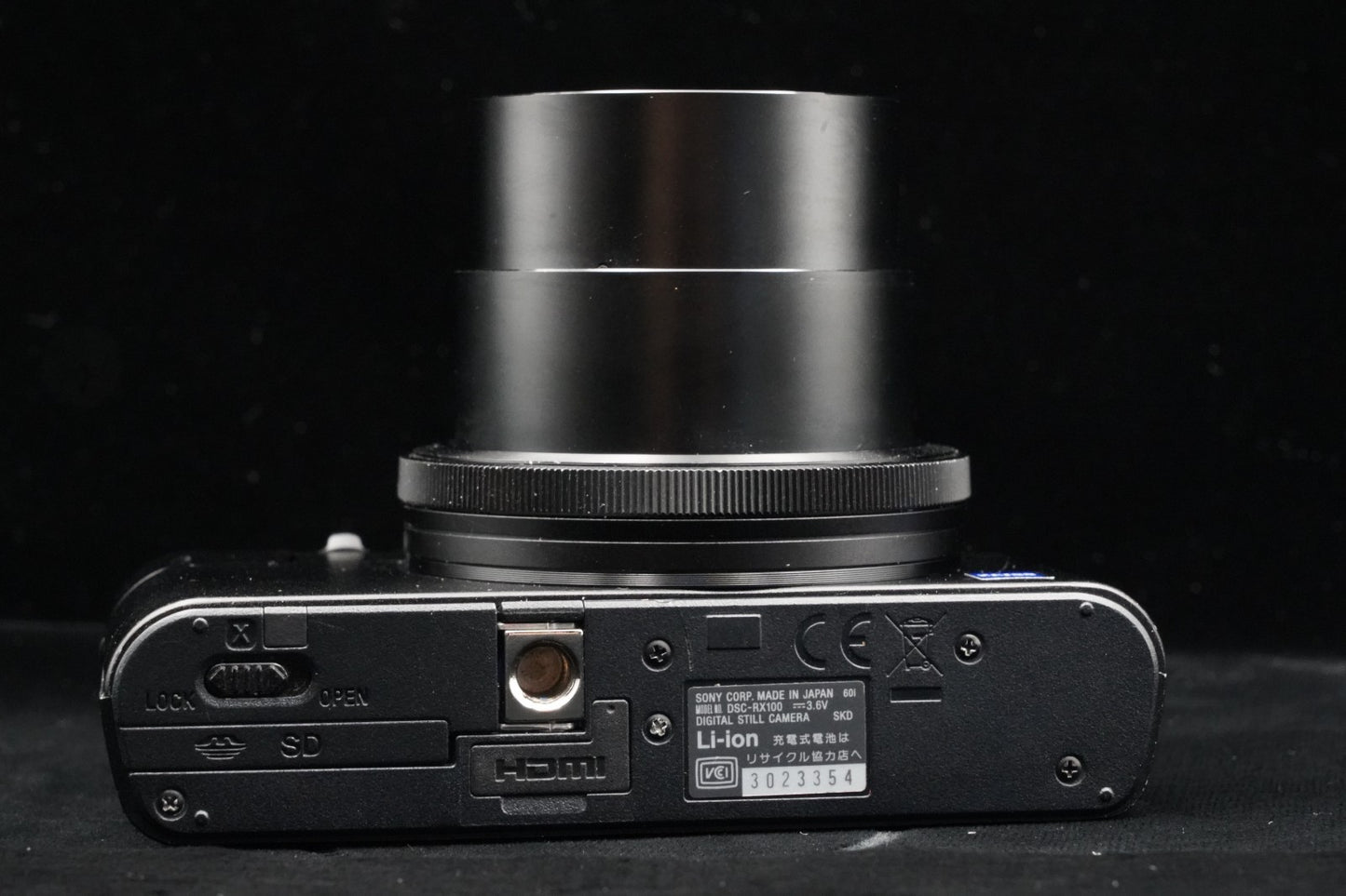 Sony Cyber-Shot DSC-RX100 35 Language Camera 8749 8752-8759 US DUTY PAID R0043