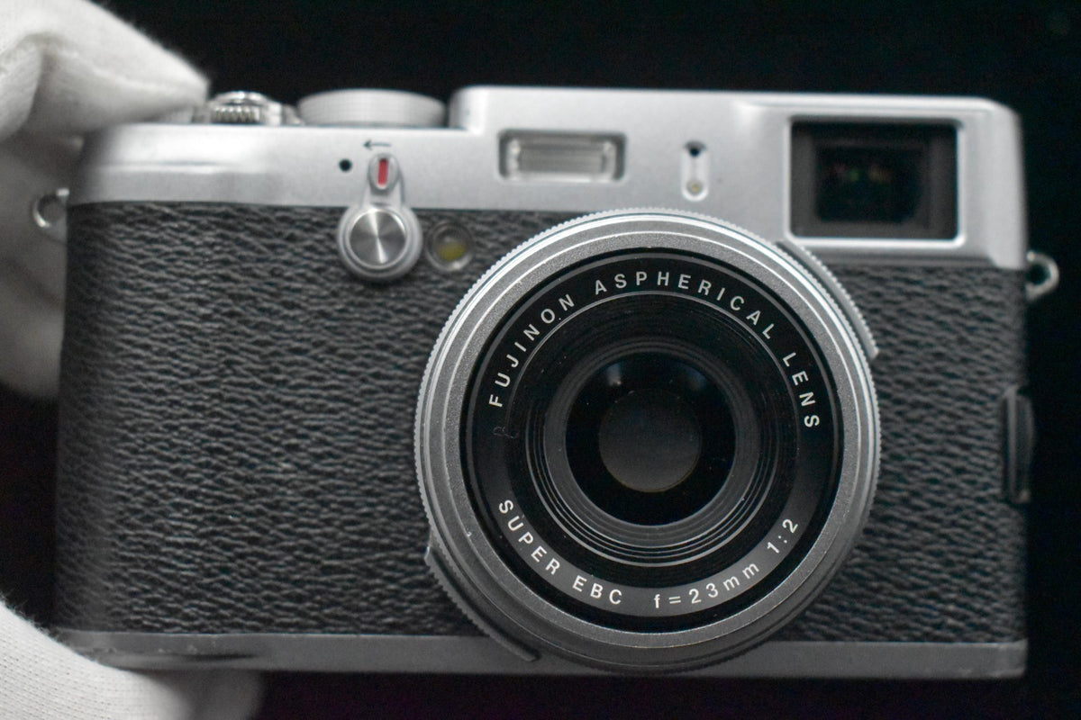 [US Duty Paid] Fujifilm X100 FinePix X Series 12.3MP Silver Digital Camera 8592