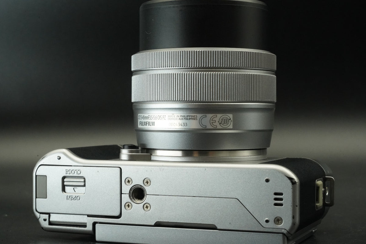 FUJIFILM X-A5 Digitalkamera silber mit XC 15-45mm f/3.5-5.6 Objektiv #11596