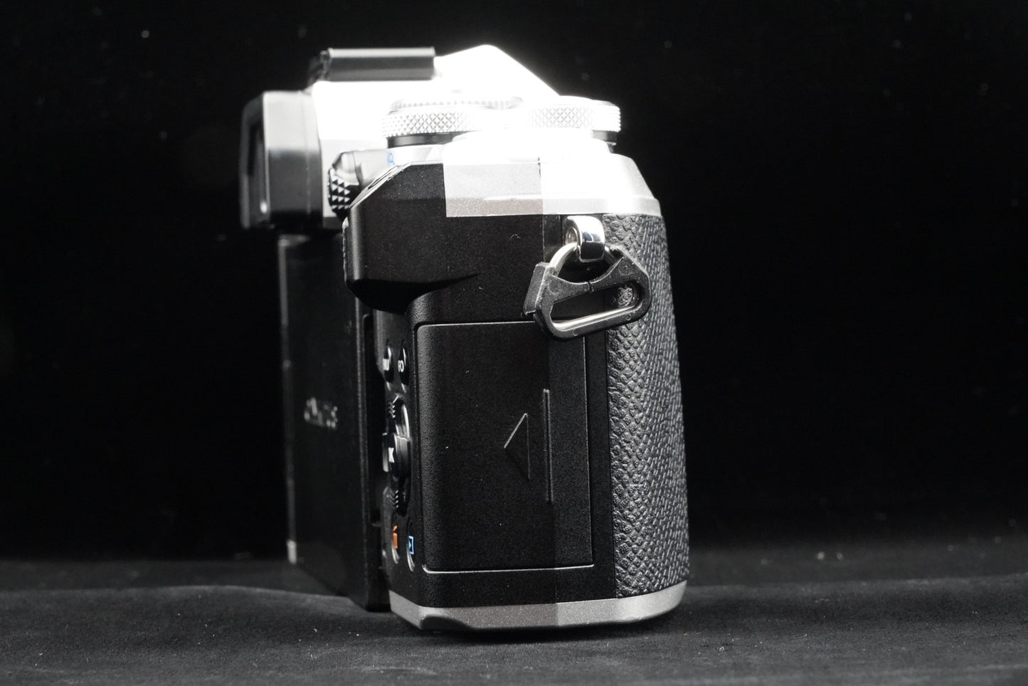 Olympus OM-D E-M5 Mark III 20.4MP Mirrorless Digital Camera US Duty Paid 10188