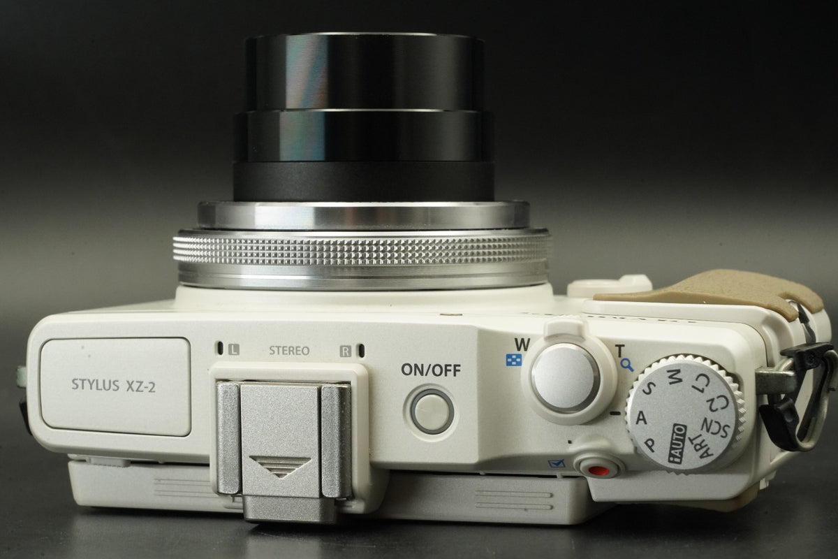 Olympus STYLUS XZ-2 12.0MP Point Shoot Digital Camera White #11919