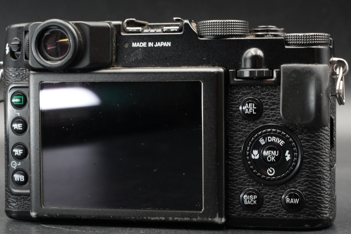 Fujifilm X10 Black Point and Shoot Compact Digital Camera 11242-2 US STOCK