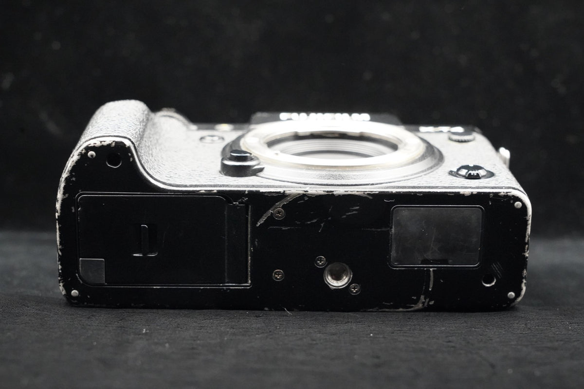 Fujifilm X-T4 Mirrorless Camera Body 26.1MP Black US STOCK #9652