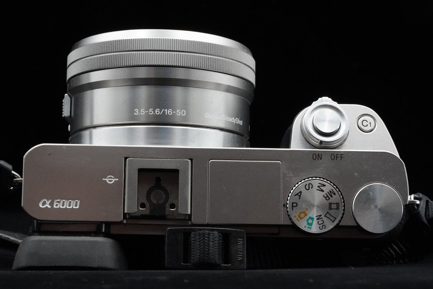 2 Lenses! [US DUTY PAID] Sony a6000 Digital Mirrorless Camera Silver 10371