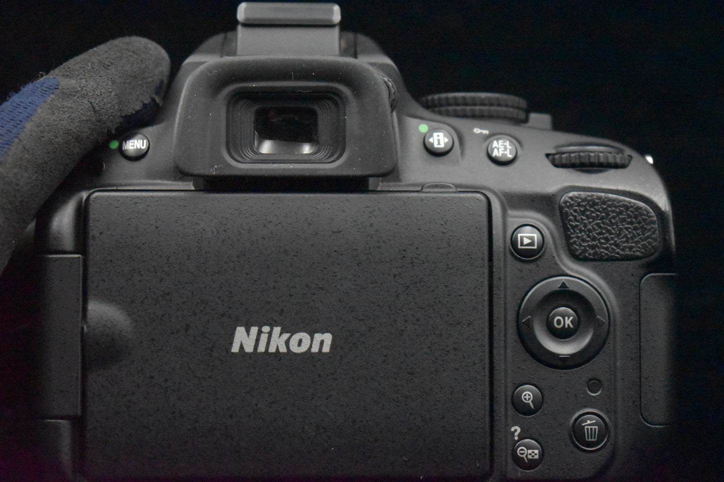 [US Duty Paid] Nikon D5100 16.2MP DSLR Digital Professional Camera w/ Lens 9000