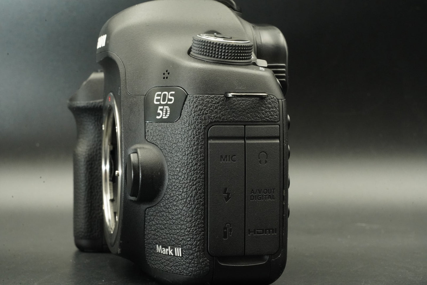 Canon EOS 5D Mark III Digital Camera DSLR w/ EF 24-105mm f/4 Lens 11672